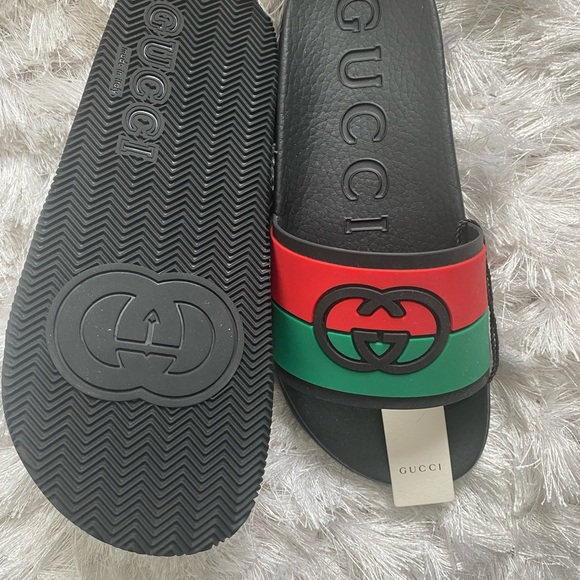 Gucci Women’s Sandals size 6 but fits 9.  Brand New - Picture 4 of 6